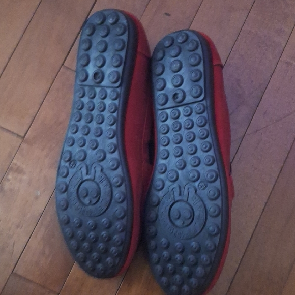 Vibrant Red Suede Slip-On Loafers with Silver Accent - Picture 3 of 3